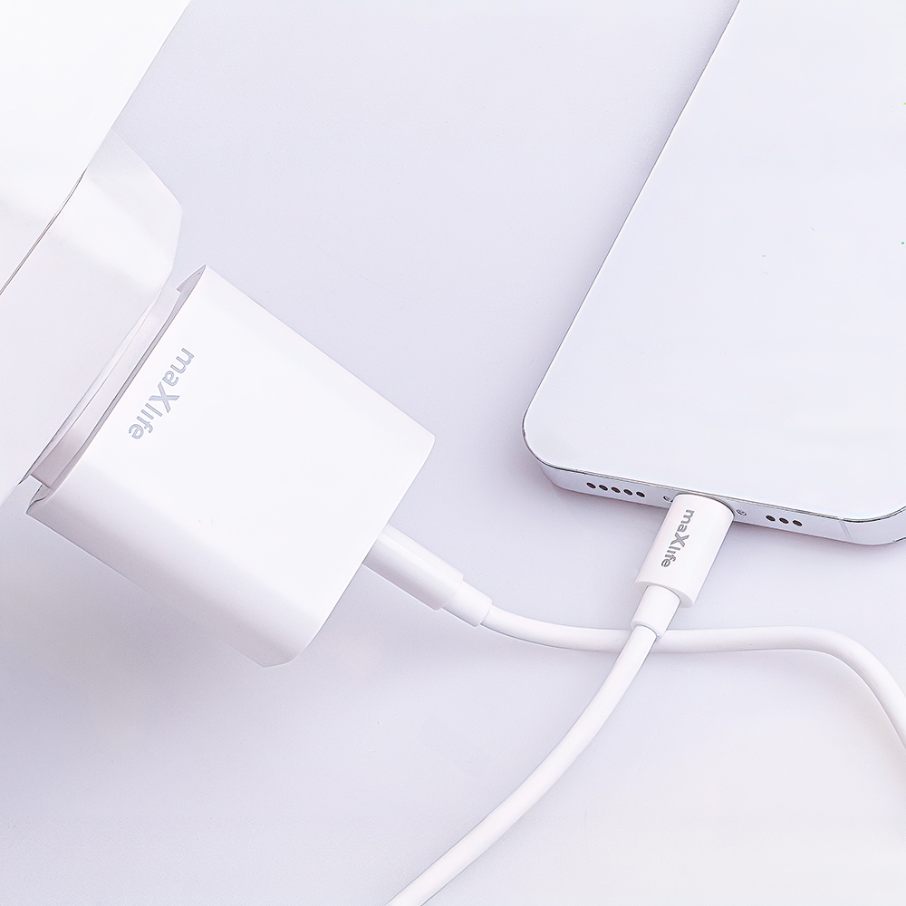 Maxlife ładowarka sieciowa PD QC MXTC-06-20AC 1x USB-C 1x USB 20W biała + kabel USB-C - Lightning 20W - obrazek 3
