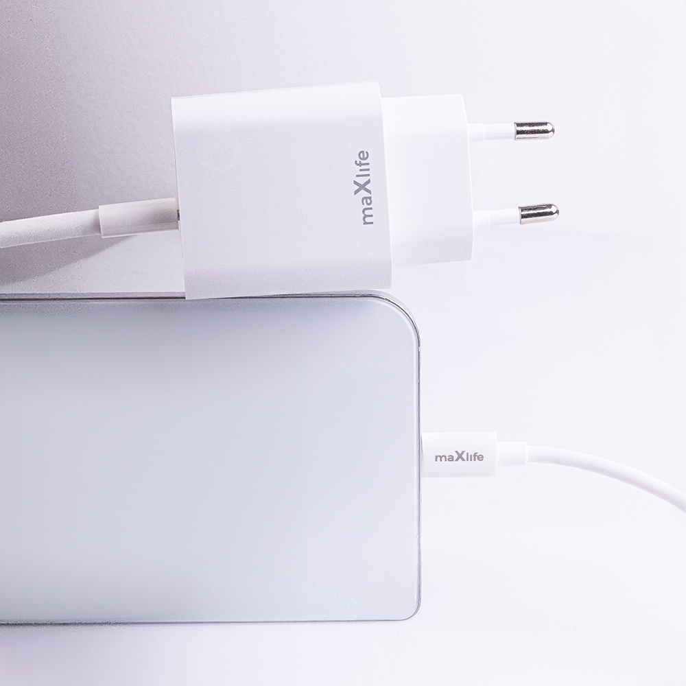 Maxlife ładowarka sieciowa PD QC MXTC-06-20AC 1x USB-C 1x USB 20W biała + kabel USB-C - Lightning 20W - obrazek 4