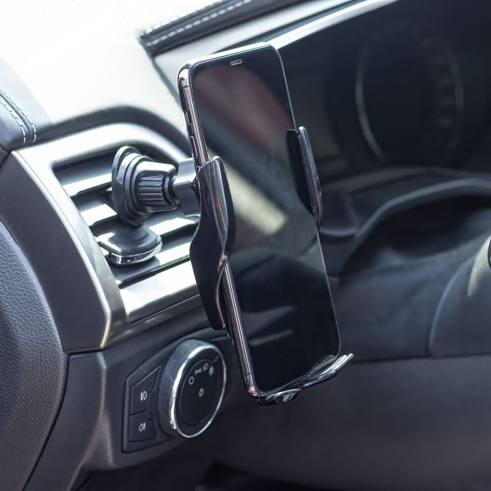 Maxlife uchwyt samochodowy do kratki MXCH-08 automatyczny z indukcją czarny 15W - obrazek 6